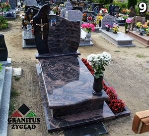 9 nagrobek pojedyńczy z rabatką